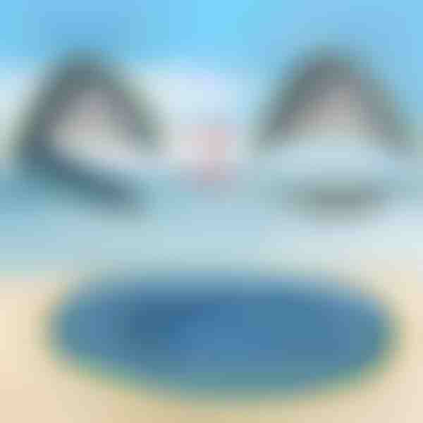 Uma tenda para crianças com protecção UV e uma piscina